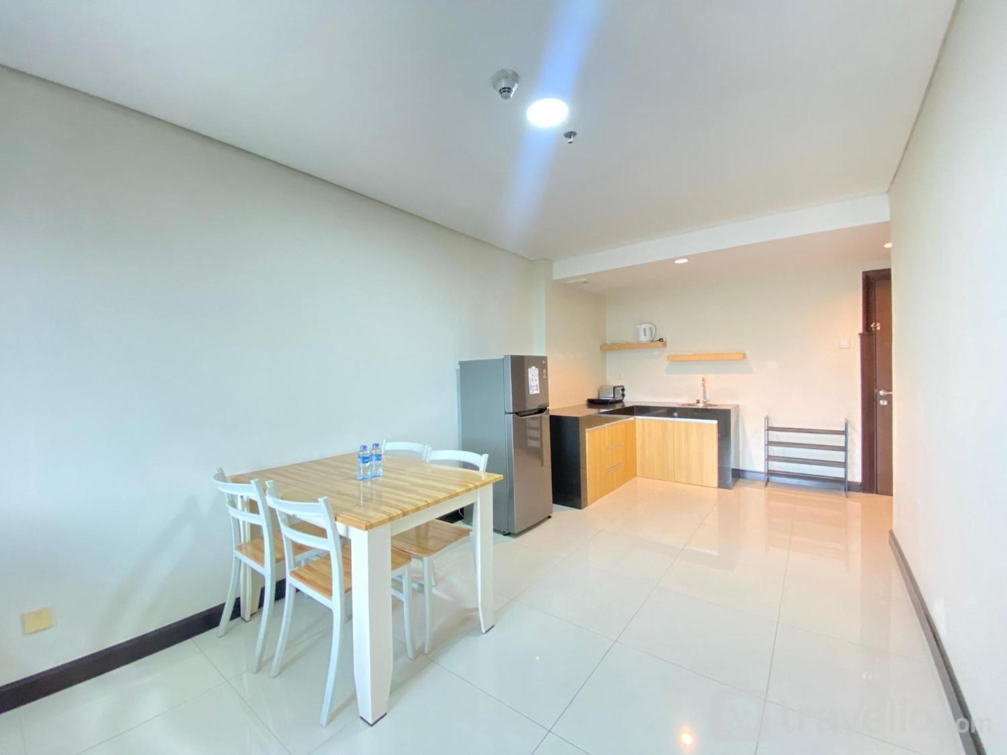 Pleasant At Beverly Dago Near Itb By Travelio Apartemen *